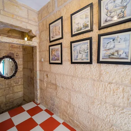 Pcg- Piccola Casa Di Appartamento *